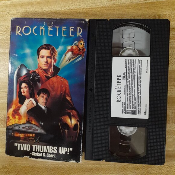 The Rocketeer 1992 VHS Disney Dave Stevens Alan Arkin Jennifer Connelly Cult VTG - Picture 7 of 8